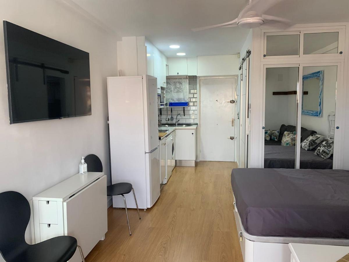Sweet Home Benalmadena: Seaside Studio with Pools and Wi-Fi Exterior photo