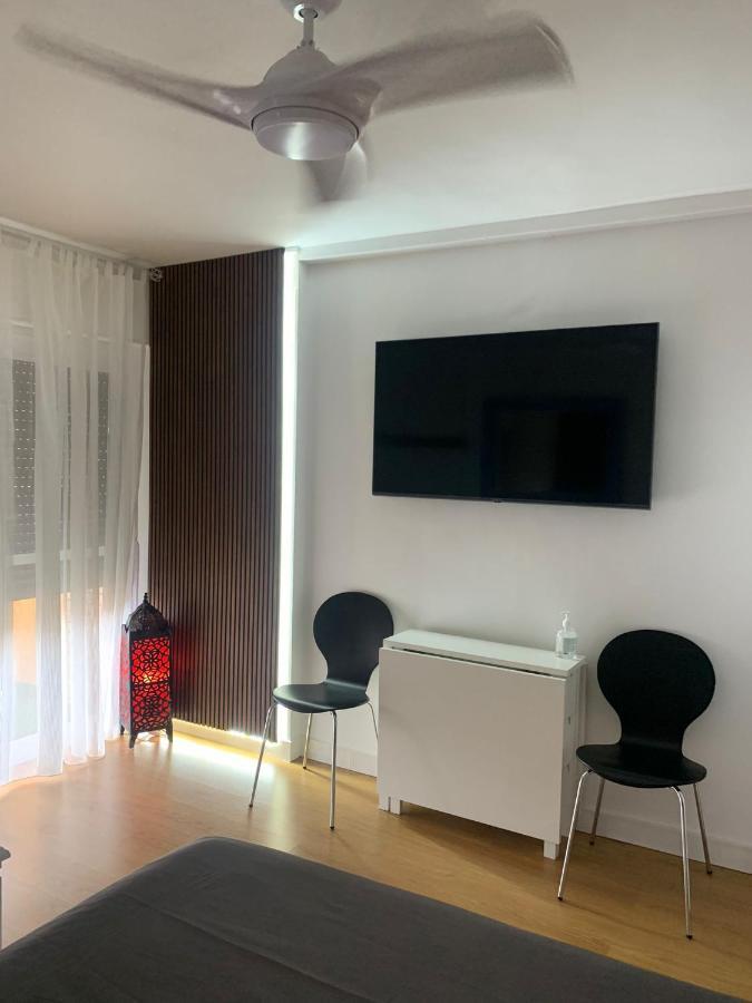 Sweet Home Benalmadena: Seaside Studio with Pools and Wi-Fi Exterior photo
