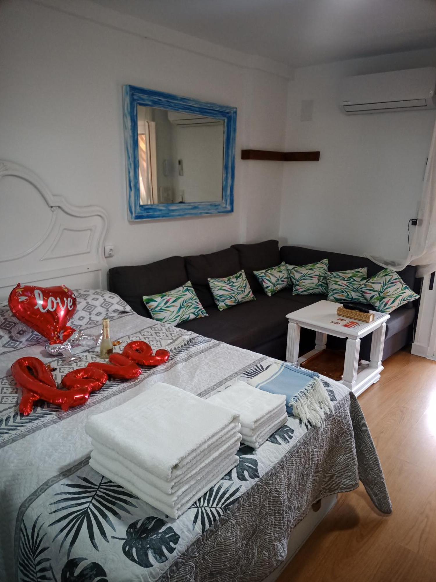 Sweet Home Benalmadena: Seaside Studio with Pools and Wi-Fi Exterior photo